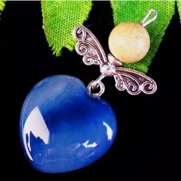 New Blue Onyx Agate Heart Silver Wing Pendant. - Picture 1 of 1